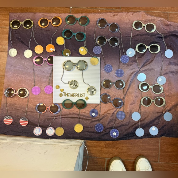 Je Dol Sunglasses Rare assortedPendant Earrings *Vintage* 1970s * (one pair)